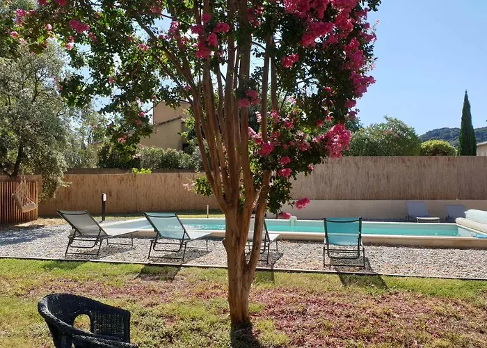 Hébergement de vacances La Maison D'isidore - 6 Personnes Avec Climatisation, Piscine Et Jardin Clos *