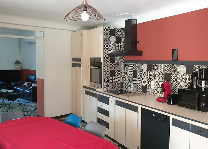 Hébergement de vacances La Maison D'isidore - 6 Personnes Avec Climatisation, Piscine Et Jardin Clos *